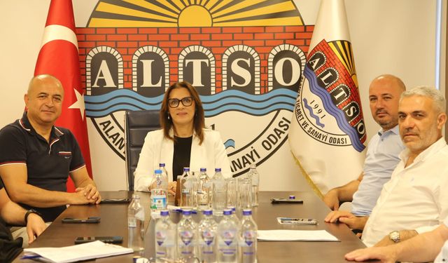 ALTSO Başkan Yardımcısı Yakut Benal’a Oda Önünde Araç Çarptı