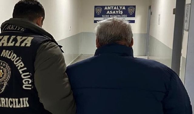 “Gümrükçüyüm” Dedi, Fotoğraflarla Güven Verdi: Dolandırıcı Tutuklandı