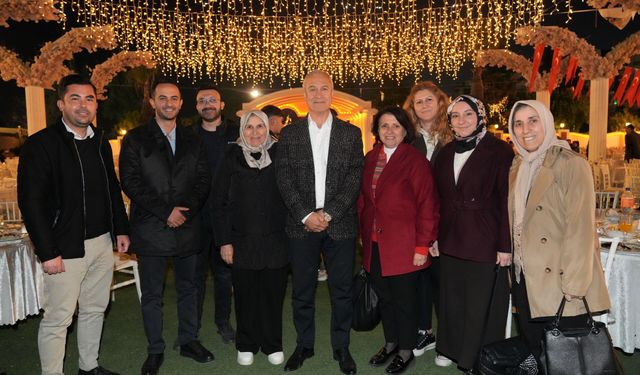 Özçelik’ten “Daha Yapacak Çok İşimiz Var” Mesajı: İkinci Dönem Sinyali mi?