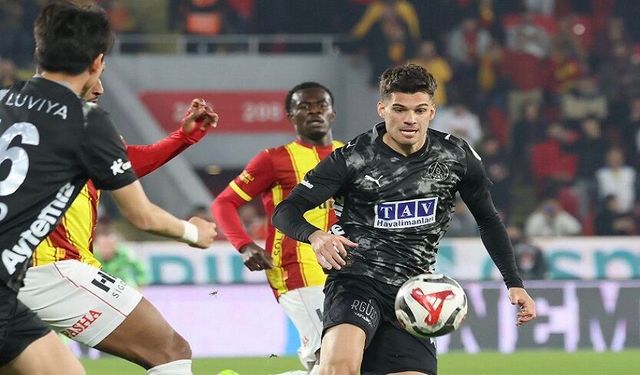 Alanyaspor Beraberlikte Zirveye Oturdu: 27 Maçta 13 Beraberlik