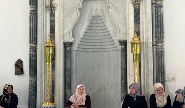 “Selfie Değil Sabır!” Hacı Adaylarına Alanya’dan Net Mesaj