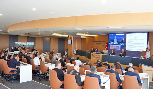 ÖZÇELİK’TEN BORÇ AÇIKLAMASI: “2 MİLYAR DEĞİL, 1 MİLYAR 281 MİLYON LİRA”