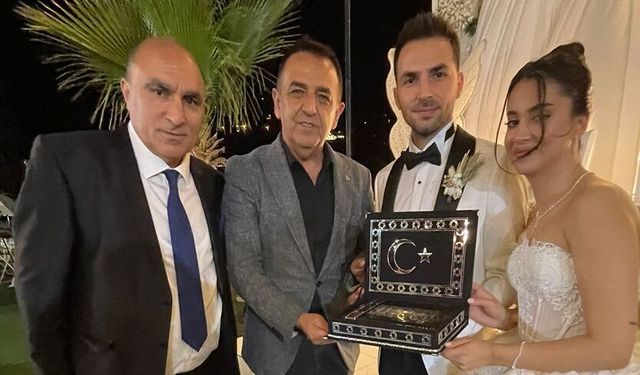 Alanya’da Aşk “Kontrat” İmzaladı! Marina’da Düğün Gibi Düğün