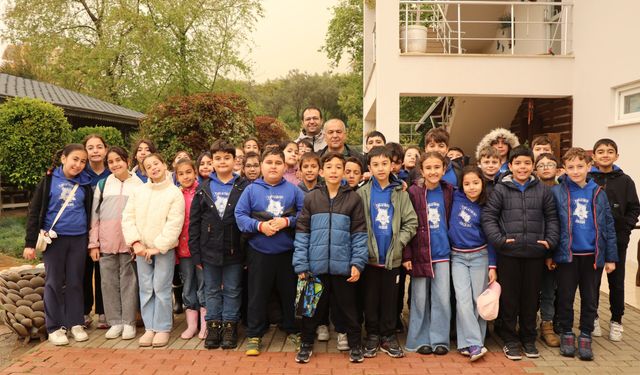 Miniklere Doğa ve Sanatla İç İçe Eğitim