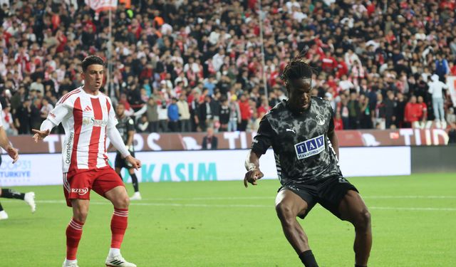 Akdeniz Derbisi’nde Hakem Gölgesi! Alanyaspor’un Golü VAR’da Buhar Oldu
