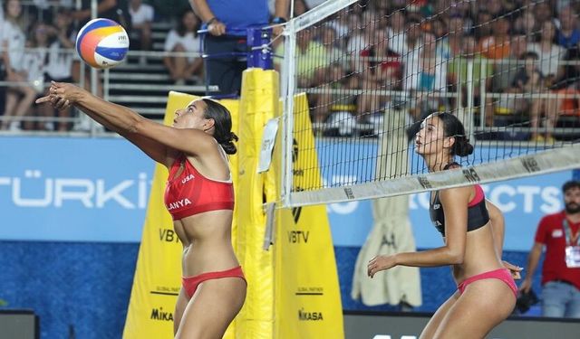 Alanya'da nefes kesen voleybol şöleni sona erdi