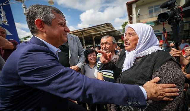 Siyasette tarihi gün: Özgür Özel CHP'ye veda etti, yeni partiyi açıkladı