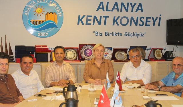Alanya'da Turizm Zirvesi: Masadaki Gündem Fiyatlar, Hizmet ve Memnuniyet