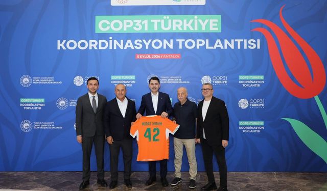 Antalya’da Alanyaspor Rüzgarı: Bakan Kurum’a Özel Forma!
