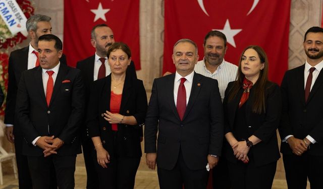 Mustafa Tuna’nın Liderlik Duruşu Merak Konusu! Çevresel Baskılara Direnebilecek mi? Muhalefeti aradı!