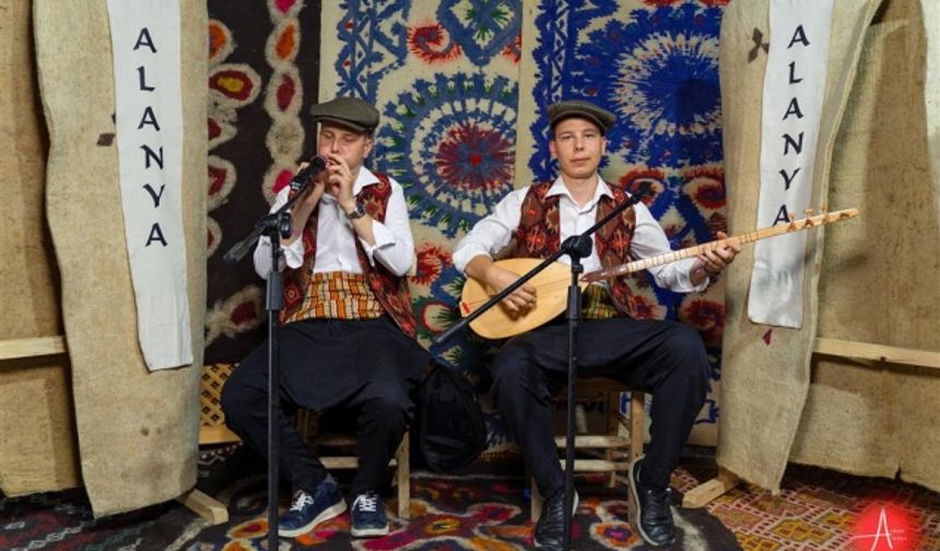 FESTİVALDE STANTLARA YOĞUN İLGİ