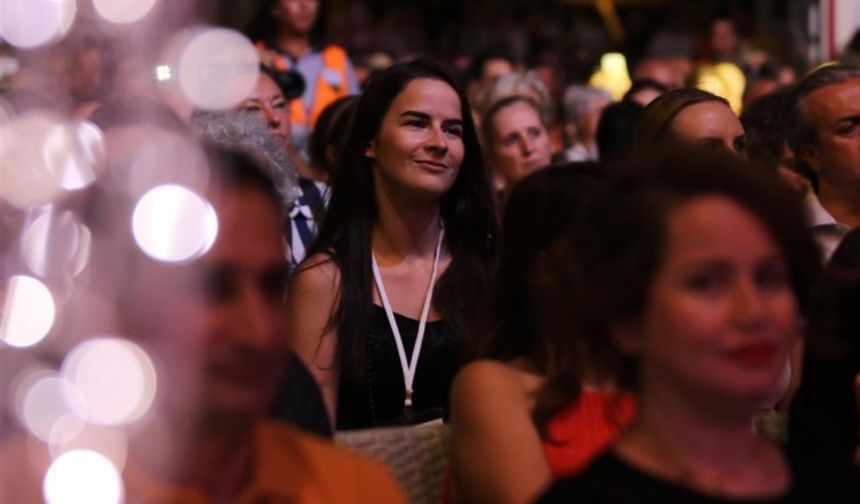 Her yıl onlarca yerel, ulusal ve uluslararası etkinliğe imza atan Alanya Belediyesi, heyecanla beklenen Alanya Uluslararası Caz Festivali’nin startını Klaipeda Castle Caz Band ve Caz Project Fatih Erkoç &amp; Kerem Görsev Trio konserleriyle verdi.