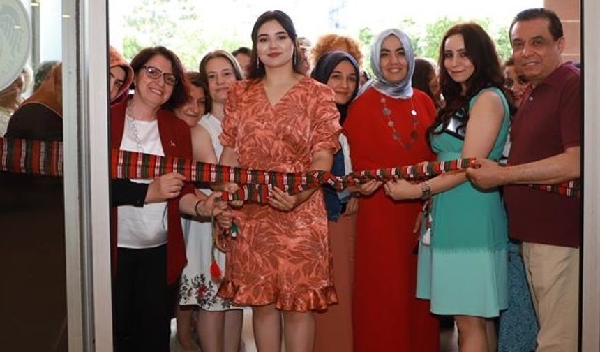ALANYA'DA EL EMEĞİ GÖZ NURU SERGİSİ