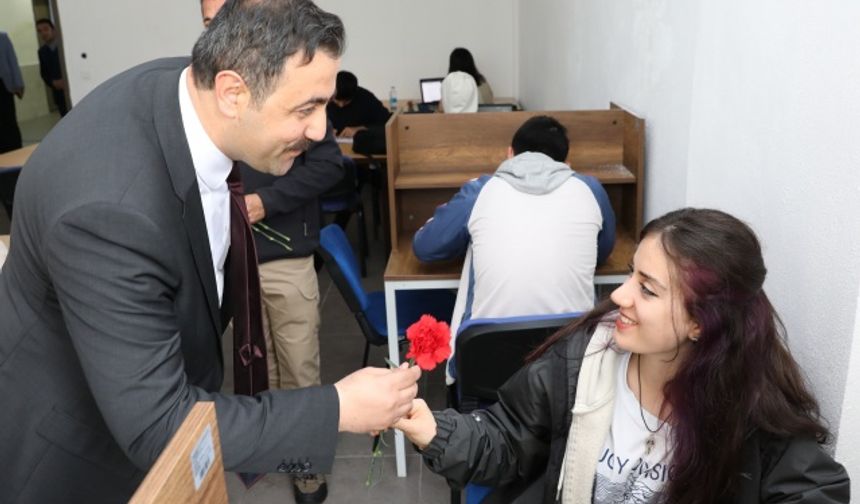Alanya Alaaddin Keykubat Üniversitesi (ALKÜ) 8 Mart Dünya Kadınlar Günü’nde kadın çalışanlar ile öğrencileri unutmadı.