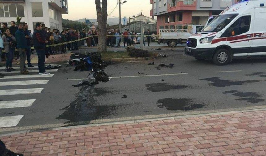 Tek teker lakaplı Arif Razgatlıoğlu&#039;nun Gazipaşa Sahil yolunda geçirdiği kaza sonucu hayatını kaybetti