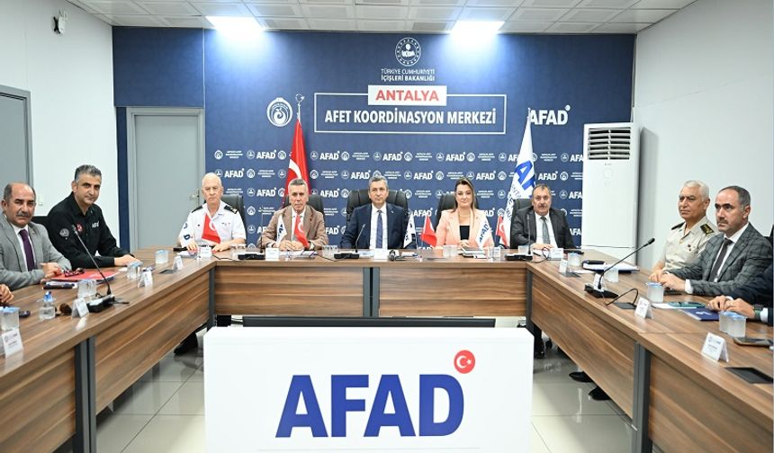 Antalya ve İlçelerinde İl Afet ve Acil Durum Koordinasyon Kurulu Toplantısı Gerçekleştirildi