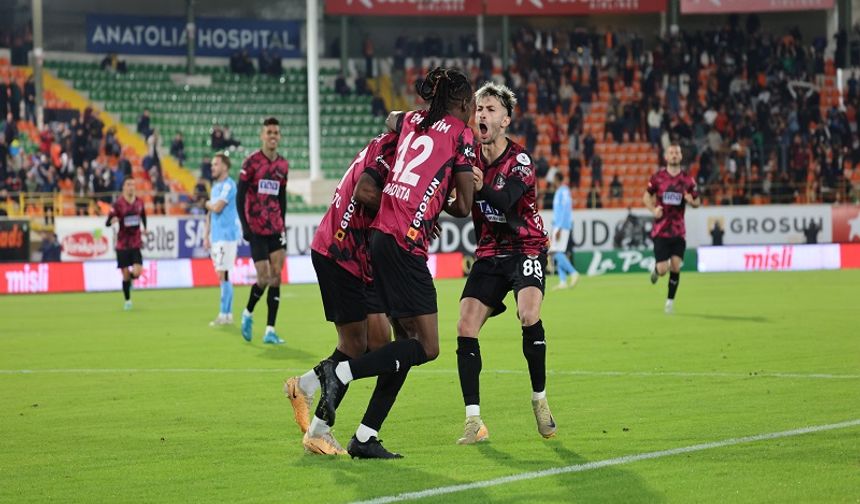 Alanyaspor Trabzonspor’u Mağlup Etti!