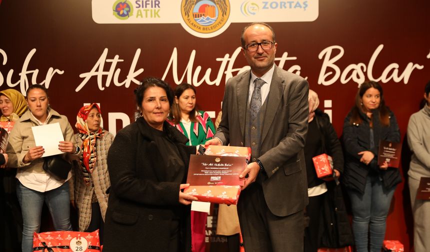 SIFIR ATIK MUTFAKTA BAŞLAR YARIŞMASINDA ÖDÜLLER SAHİPLERİNİ BULDU