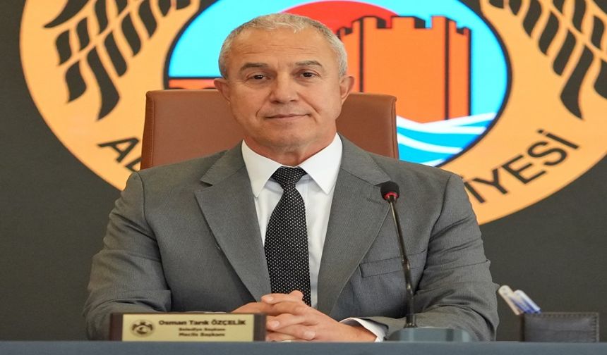 BAŞKAN ÖZÇELİK'TEN EMEKÇİ KADINLAR GÜNÜ MESAJI