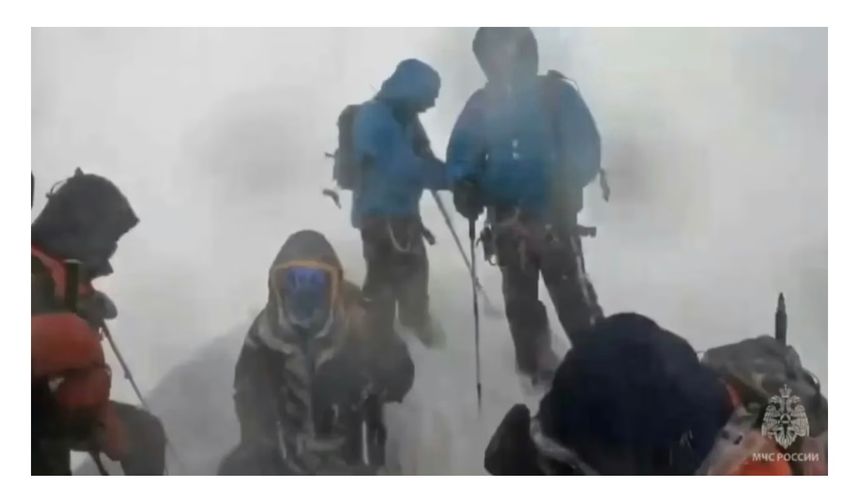 Elbruz Faciasında Alanyalı Dağcıdan İlk Mesaj: Olay yerinden sıcak görüntüler!