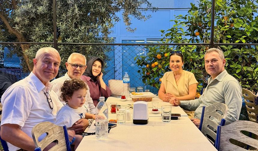 Sosyal Medyada Dikkat Çeken Paylaşım: “Akşamın Sürprizi Özçelik Başkanımdı!”