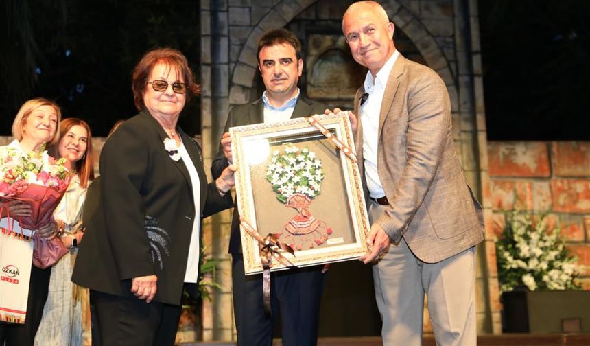YAŞAM BOYU TOPLUMA HİZMET ÖDÜLÜ NURCAN OKAN’A VERİLDİ
