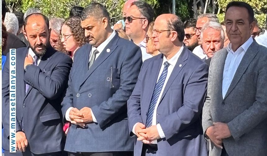 MHP’den Ayrıldılar, 19 Mayıs’ta Aynı Sıraya Geldiler. Tokalaştılar, Sustular: 19 Mayıs’ın En İlginç Karesi Alanya’da