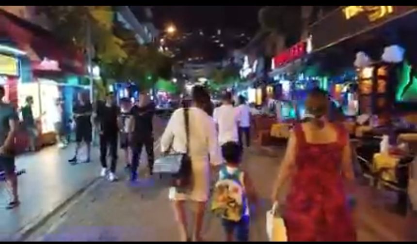 Alanya’da Gece Hayatına Gölge Düştü: Barlar Sokağı’nda Yumruklar Konuştu