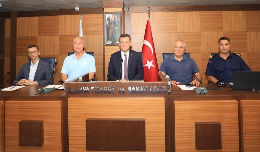 Alanya Tekne Turizmine Kural Tazelemesi: Kaymakam Ürkmezer Uyardı