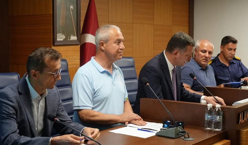 Alanya Belediyesi O Yangına Müdahale Etti: Özçelik’ten İlk Açıklama Geldi