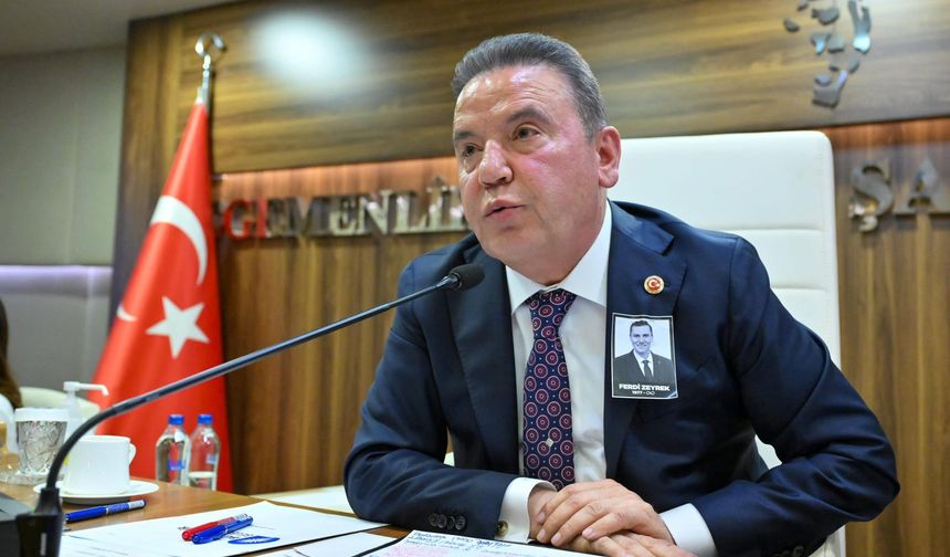 Flaş Haber: Muhittin Böcek Görevden Alındı, Gözler Meclis Seçimine Çevrildi
