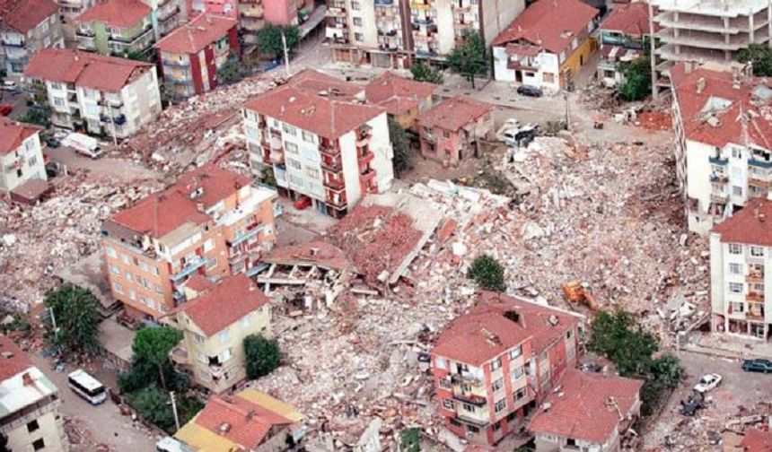 Depreme Hazırlıkta Kayıp 26 Yıl: “Depremler Değil, İhmal Öldürüyor”