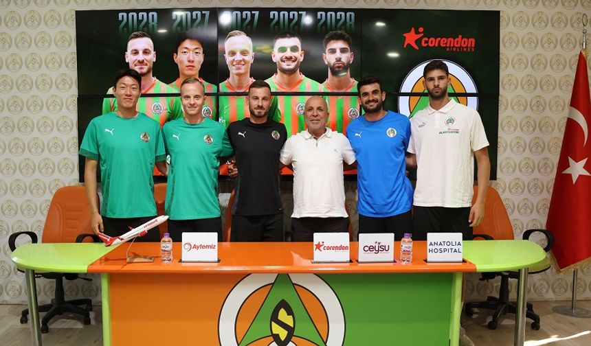 Alanyaspor’da 5 İmza Birden