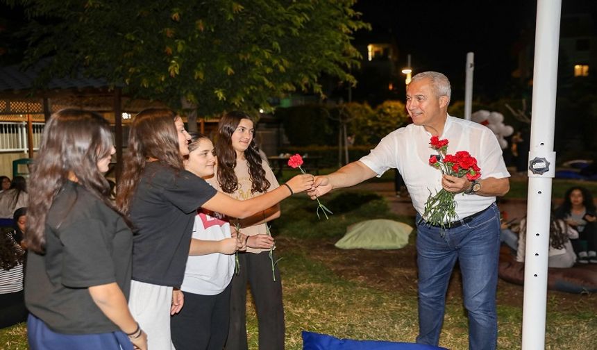 "Cumhuriyetimizin Işığı Yolumuzu Aydınlatıyor": Başkan Özçelik'ten Mesaj