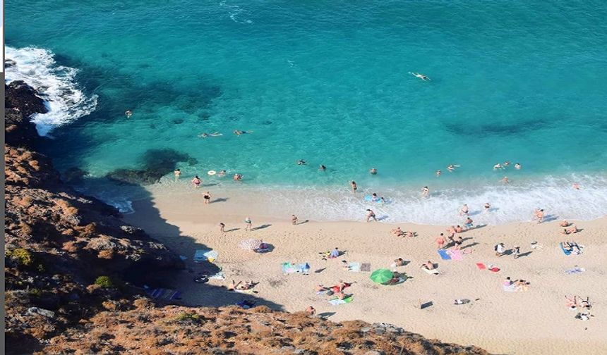 Türkiye battaniyeye sarıldı, Alanya güneşe! Güneş kremi stokları Kasım’da da tükeniyor!