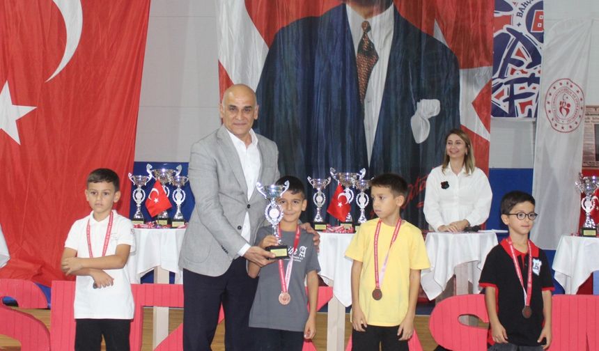 Alanya da Zeka Hamleleriyle Atatürk’e Saygı Duruşu