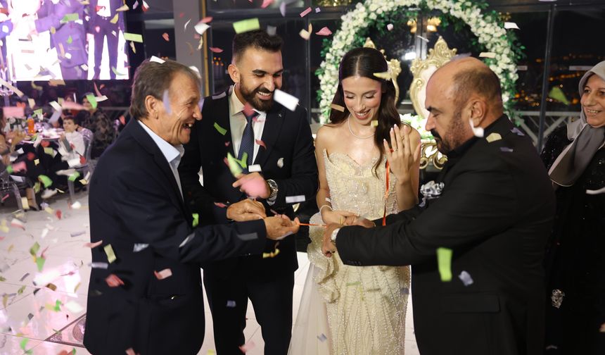 Mimar Kozan Aşkı da Tasarladı: Tuğçe Aldemir’le Mutluluğun Temelini Attı!