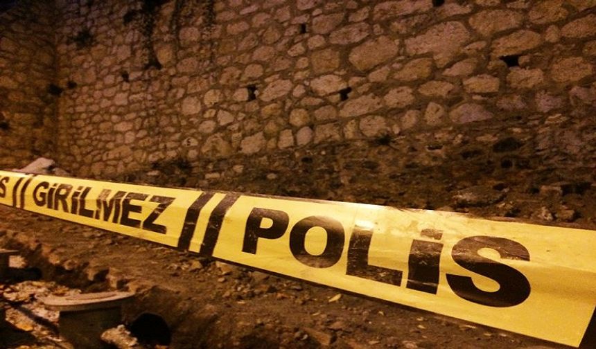 Alanya’da borç anlaşmazlığı bıçaklı saldırıya dönüştü: 1 kişi yaralandı