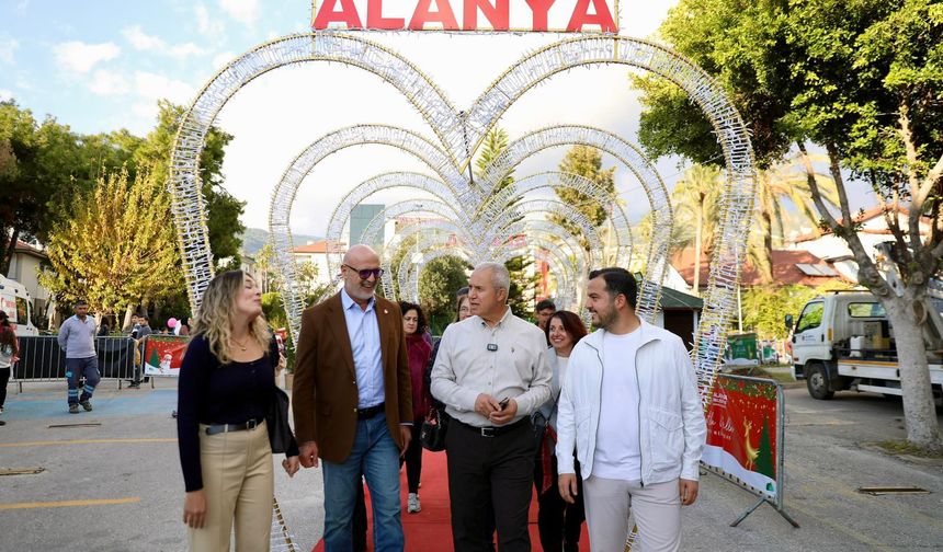 Alanya'nın Yeni Yıla Enerji Dolu Yüzü: Noel Pazarı Coşkusu