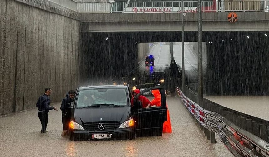 İYİ Parti’den Alanya’daki sel felaketine sert tepki: “Bu kader değil, ihmalin sonucu”