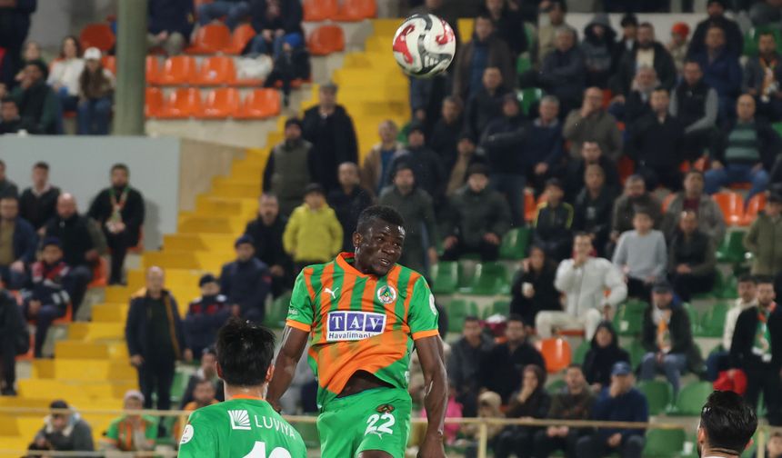 Akdeniz Derbisi’nde Gol Sesi Çıkmadı! Alanya’da Sessiz Gece • Komşular Çarpıştı, Kazanan Çıkmadı