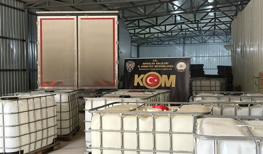 Alanya Dahil 4 İlçede Baskın: Silahlar, Binlerce Kaçak Ürün Ele Geçirildi