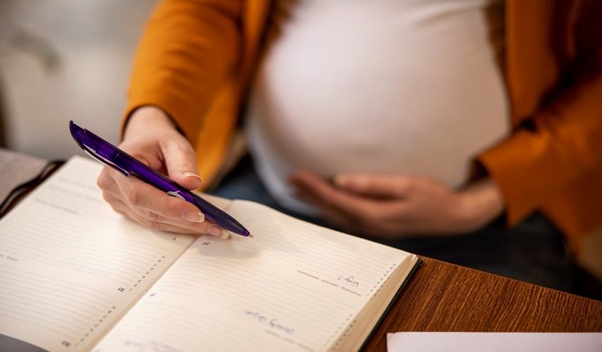 TBMM’ye yeni düzenleme yolda: Doğum ve babalık izni uzuyor, çocuklar için sosyal medyaya yaş sınırı geliyor