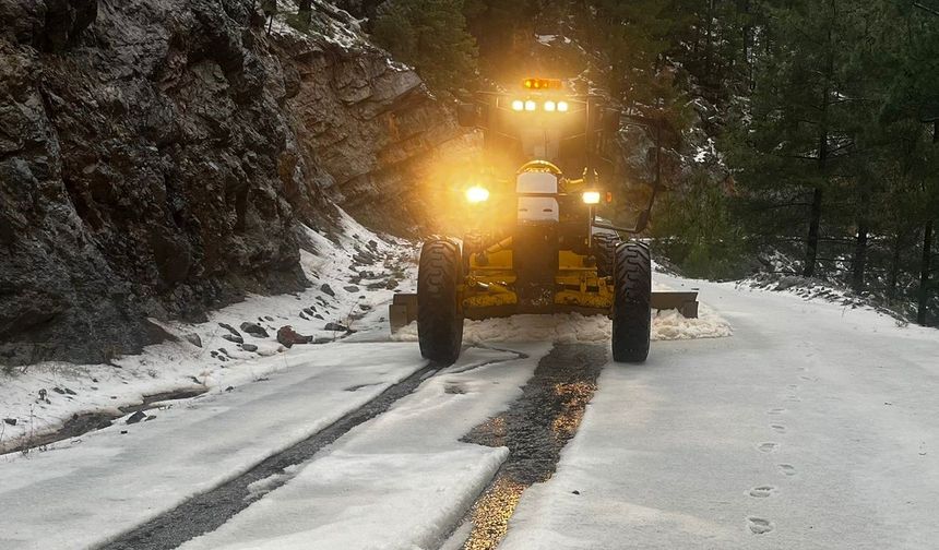 Gedevet Beyaza Büründü, Yollar Küreme ile Açıldı