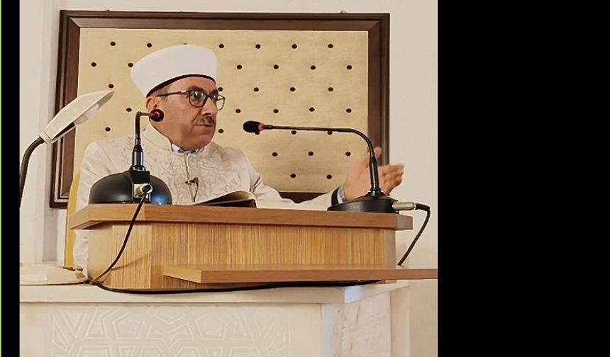 Alanya’da İlk Teravihte Müftü Seven Cemaate Hitap Etti