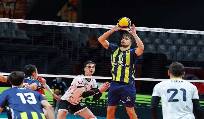 Kazanan Fenerbahçe, Alkışı Alan Alanya Belediyespor