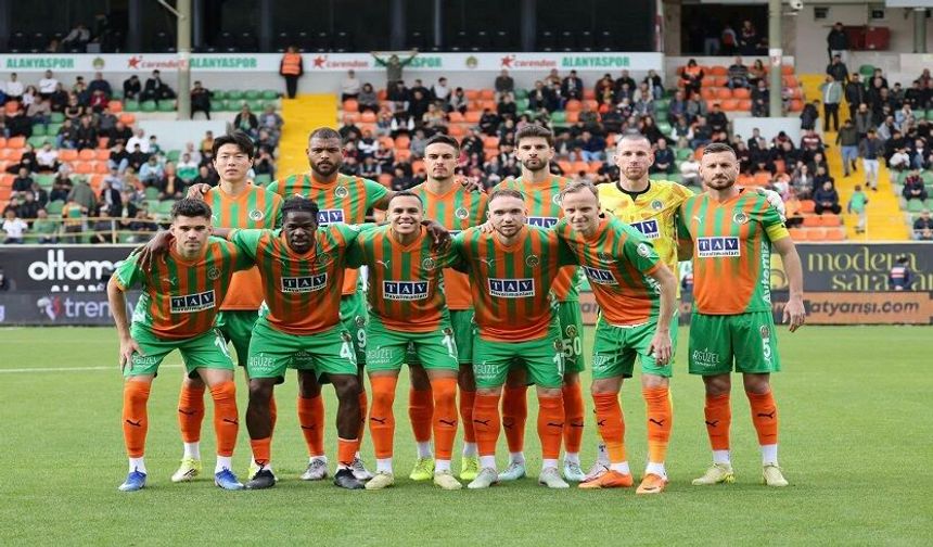 Alanyaspor Beraberlikte Zirveye Oturdu: 27 Maçta 13 Beraberlik