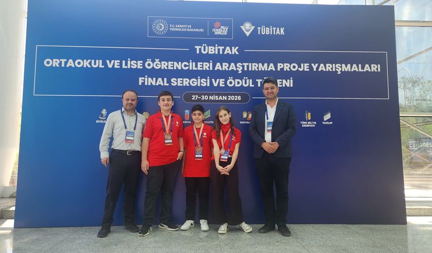 Alanya Şehit Ömer Halisdemir Ortaokulu’ndan Türkiye’ye Damga! Mavi Yuva Kürsüde