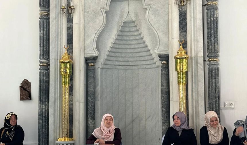 “Selfie Değil Sabır!” Hacı Adaylarına Alanya’dan Net Mesaj