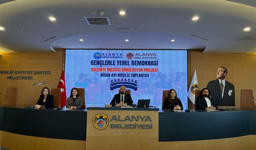 Alanya Belediye Meclisine Genç Dokunuş: Ezber Bozan Toplantı